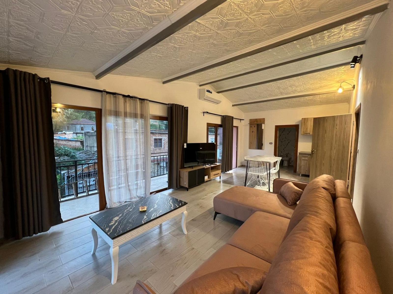 Sajmir Suites Përmet Exteriér fotografie